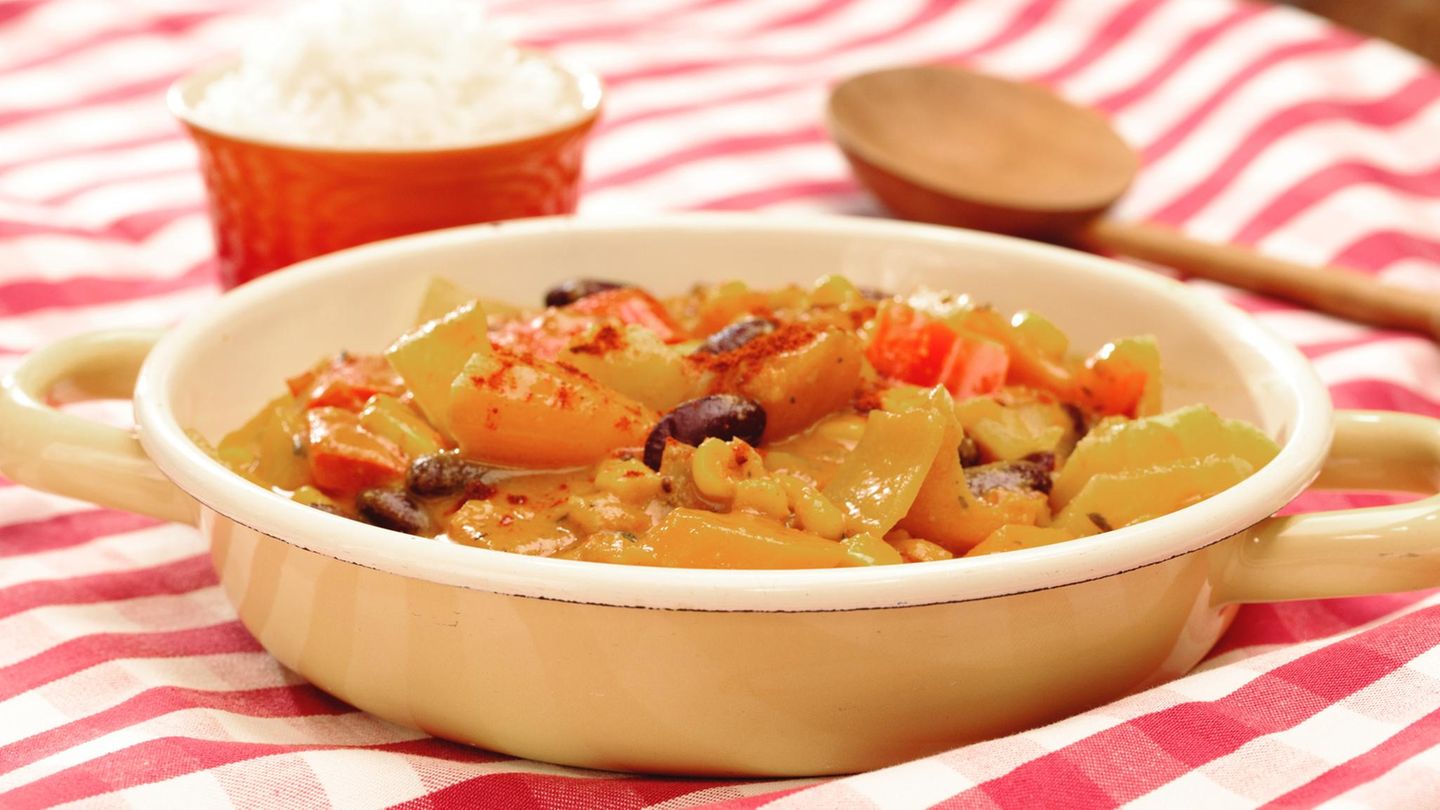 Afrikanischer Erdnusseintopf: vegan & aromatisch