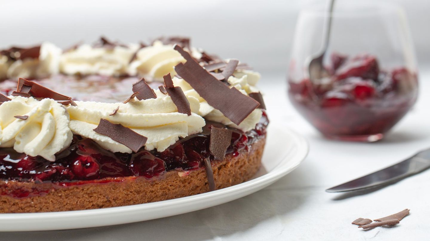 Haselnuss-Kirsch-Kuchen: einfach & glutenfrei