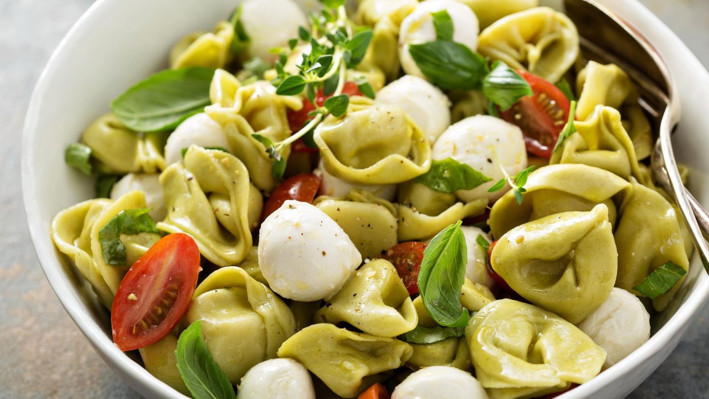 Tortellini-Pesto-Salat: schnell & einfach