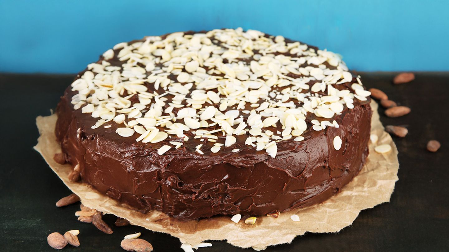 Weihnachtlicher Kuchen mit Marzipan Rezept