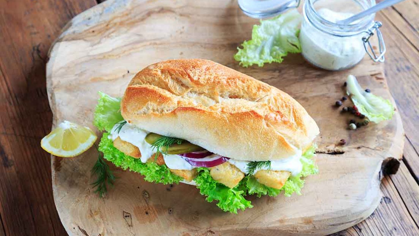 Fischstäbchenburger mit Remoulade Rezept