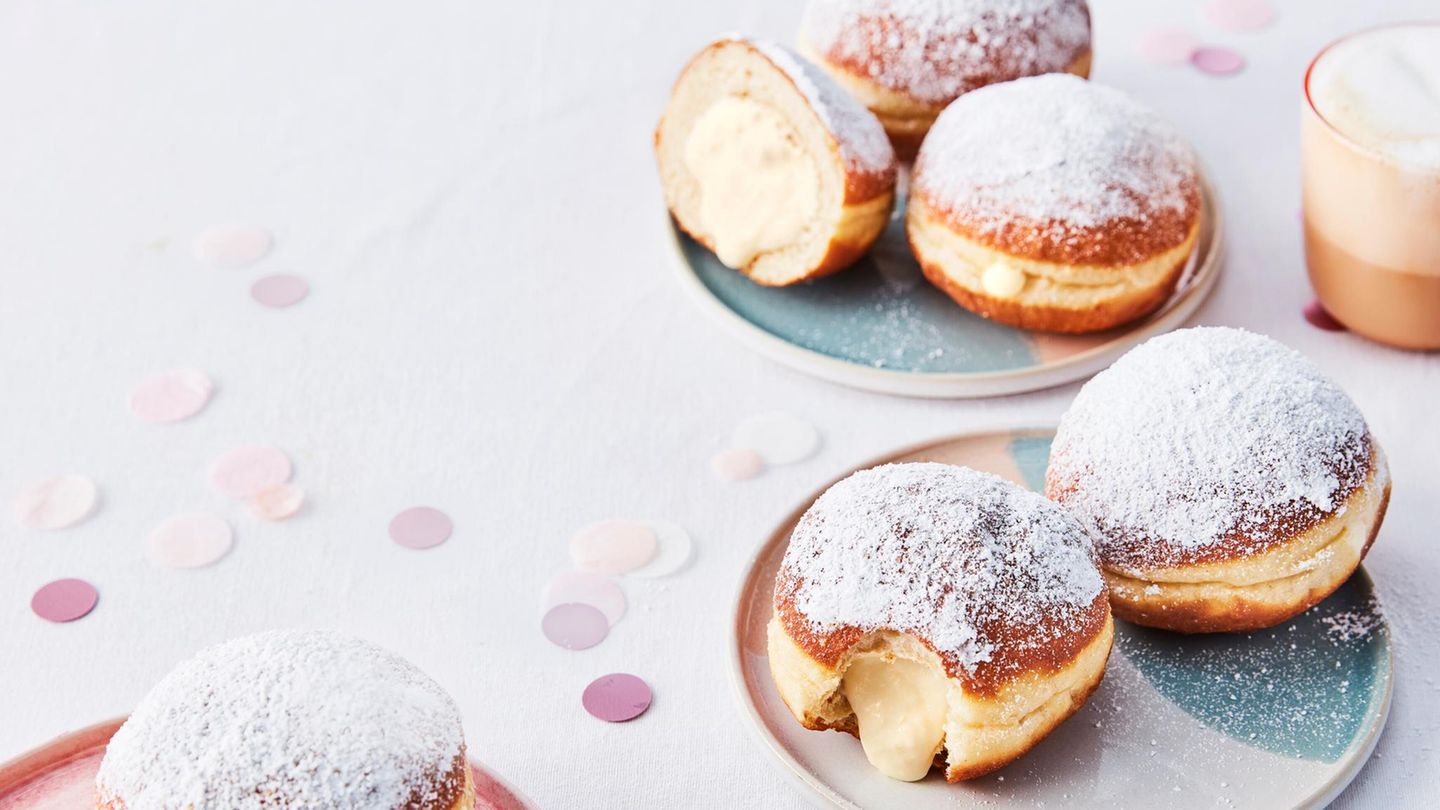 Selbstgemachte Berliner mit Eierlikörcreme: Silvester-Klassiker
