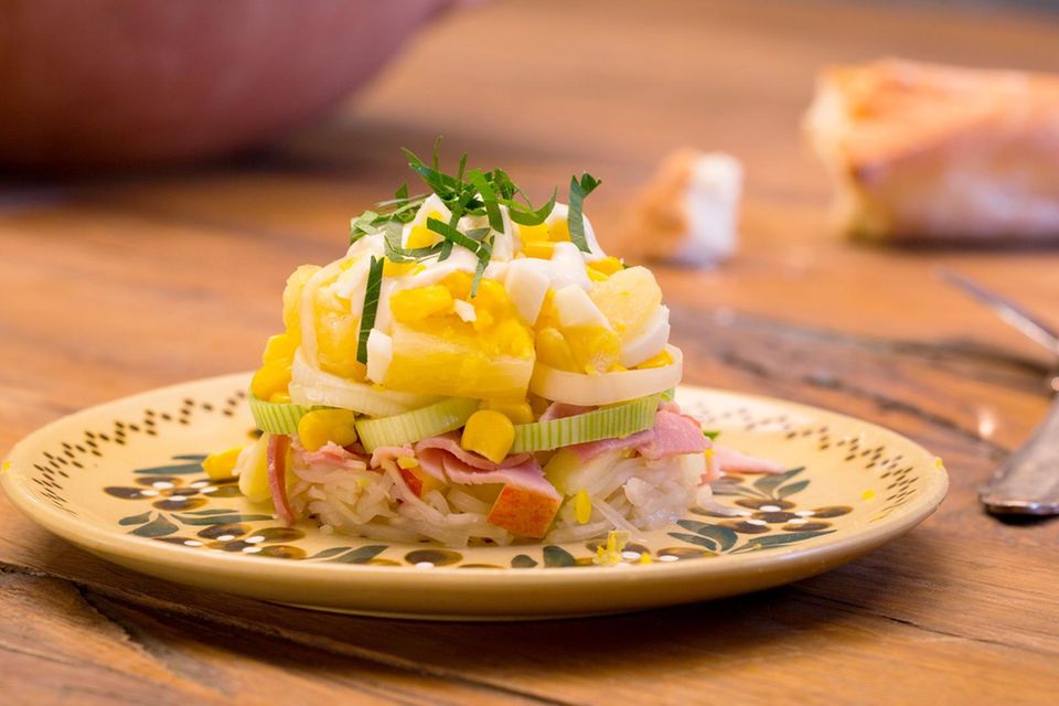 Einfacher Schichtsalat mit Frucht, Lauch und mehr - [ESSEN UND TRINKEN]