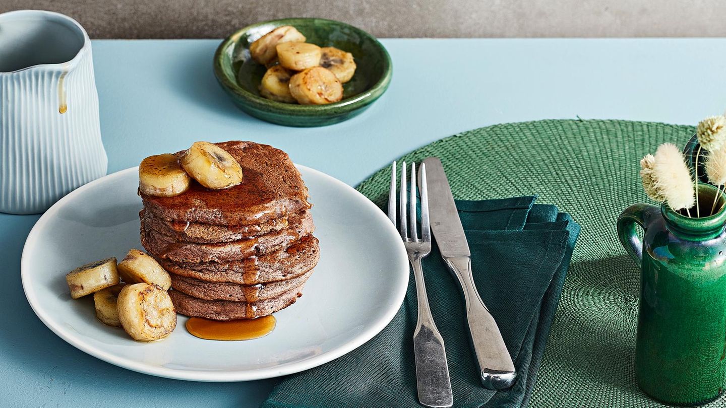 Kakao-Pancakes mit Banane: süßes Frühstück