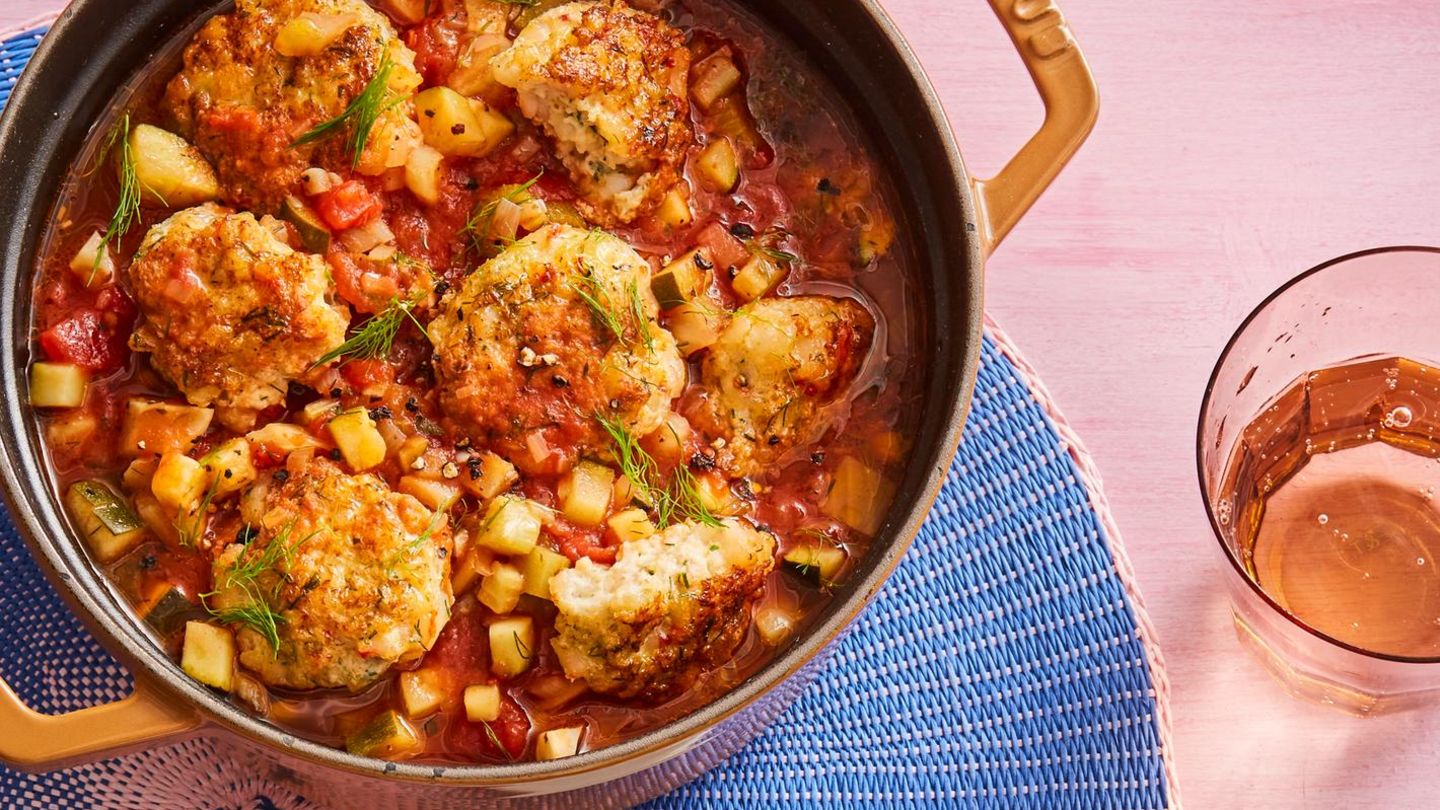 Zucchini-Eintopf mit Garnelen-Frikadellen: kalorienarmer Eintopf