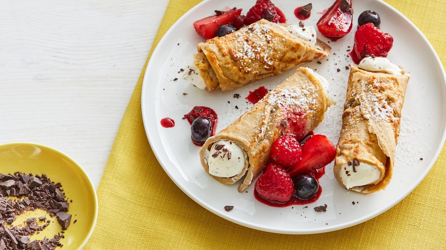 Crêpes-Cannoli mit Stracciatella-Creme: süße Rollen