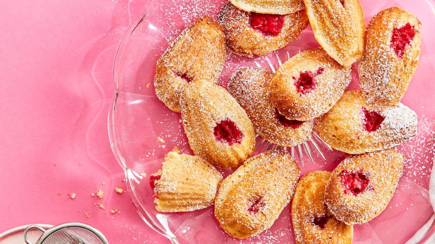 Himbeer-Rosmarin-Madeleines: französisches Gebäck
