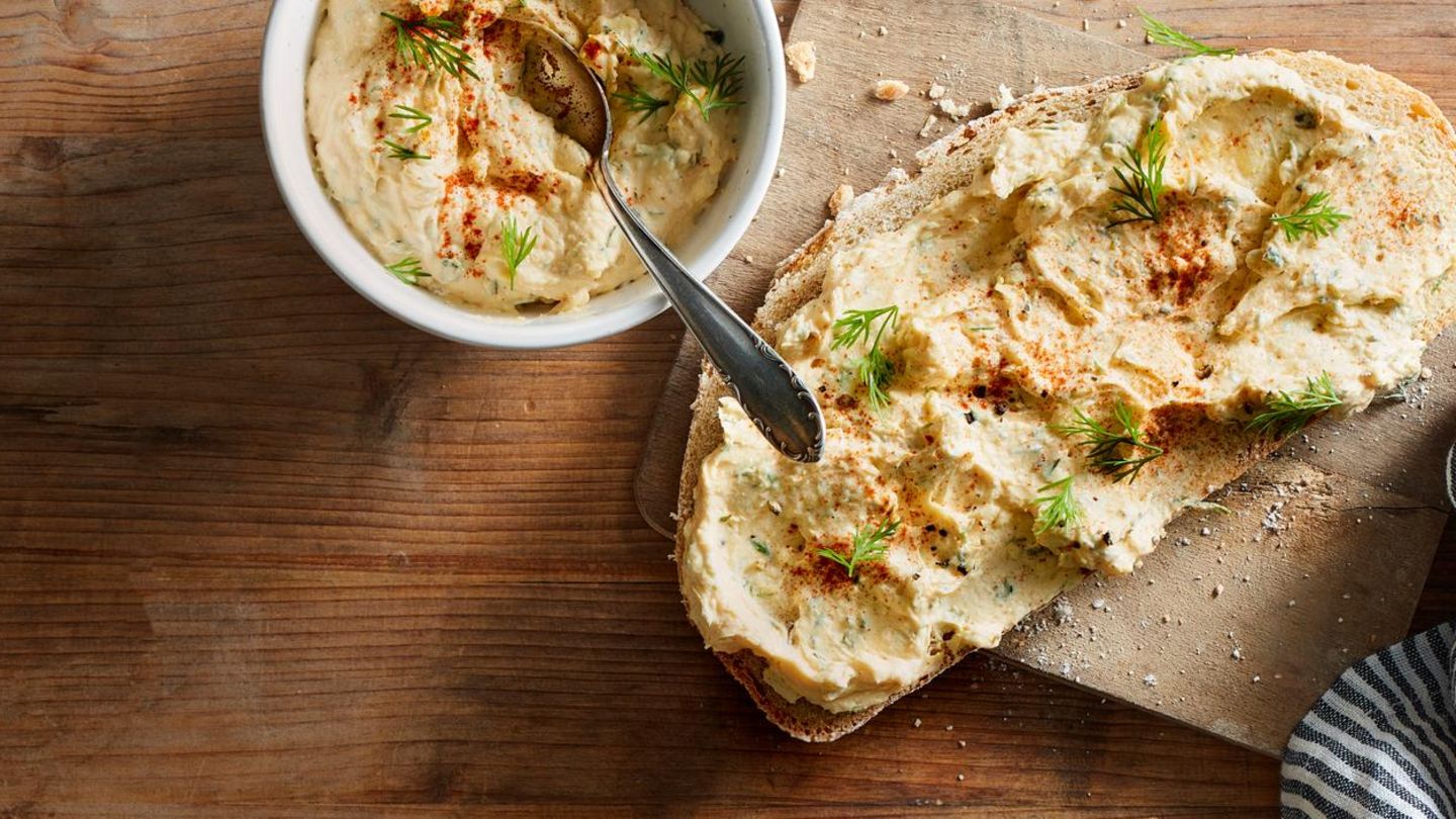 Kräuterbutter-Creme: vegetarischer Brotaufstrich