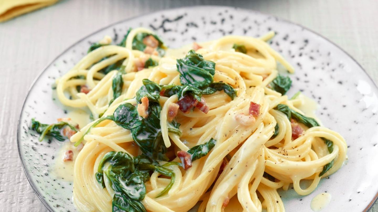 Spinat-Carbonara: blitzschnelles Nudelgericht
