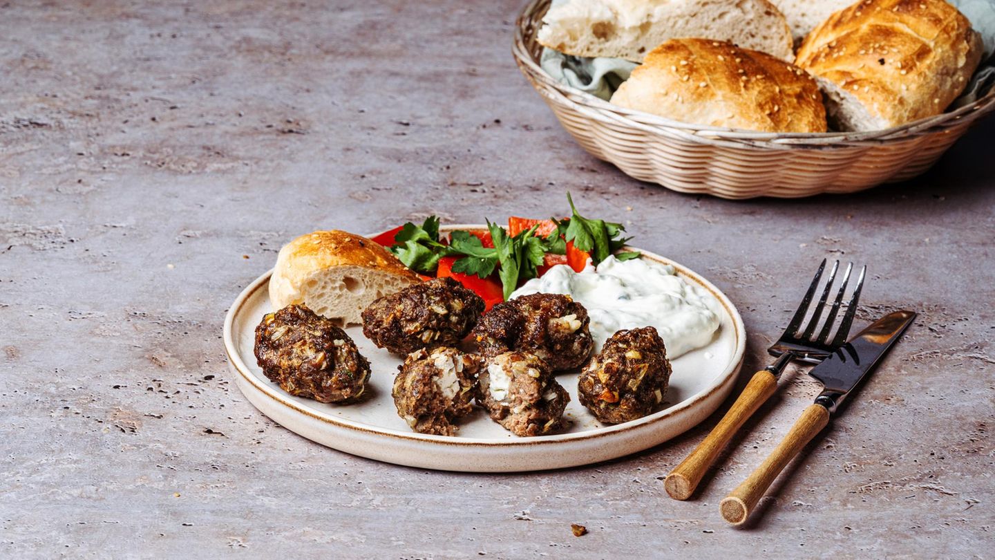 Bifteki mit Feta aus der Heißluftfritteuse