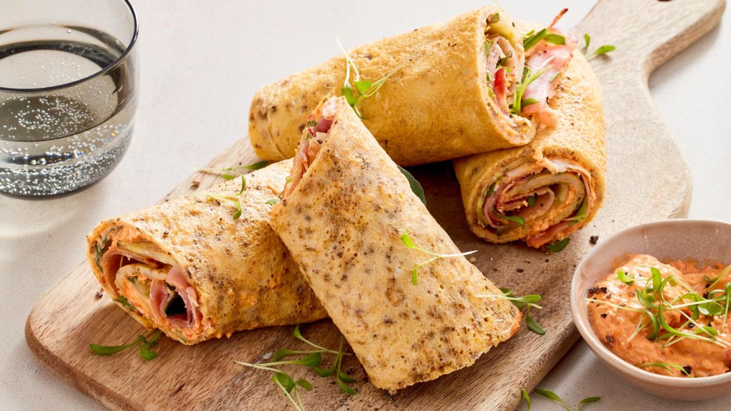 Schinken-Omelett-Wraps: Low Carb Rolle