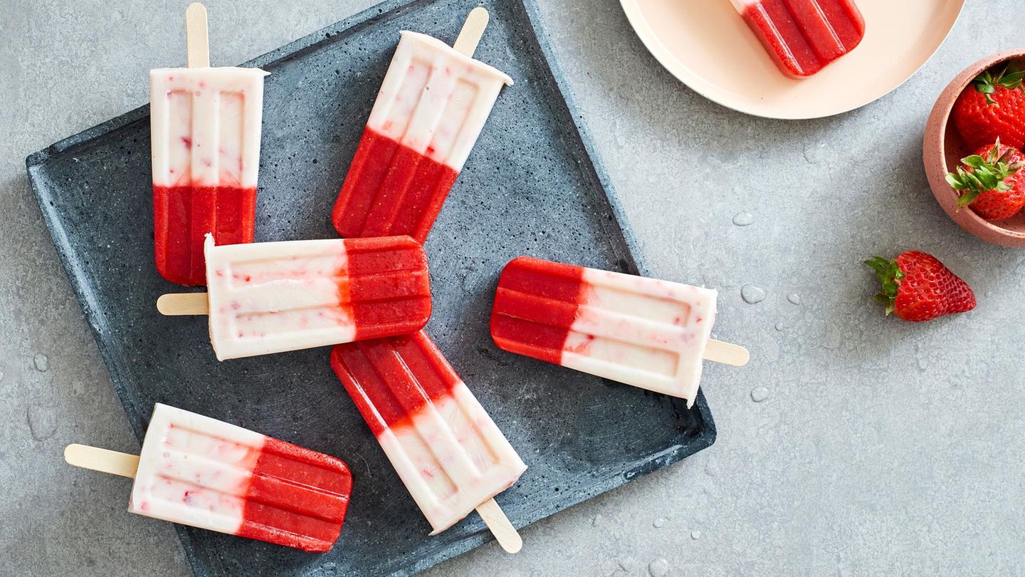 Erdbeer-Joghurt-Eis am Stiel